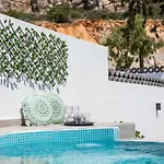 Casa Mikele By Sarikas - Sea Side And -adults Only 2*