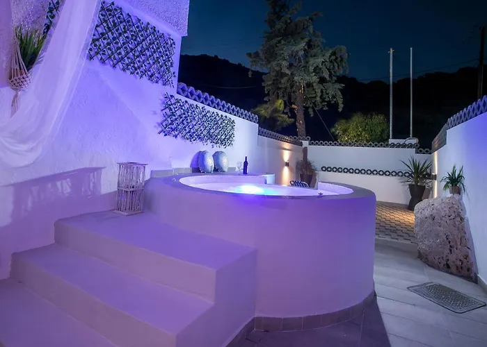 Casa Mikele By Sarikas - Sea Side And -adults Only Otel 2*