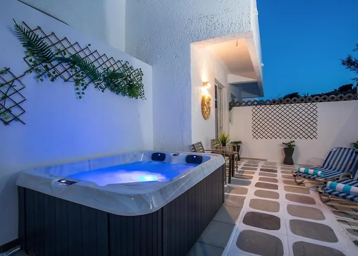 Casa Mikele By Sarikas - Sea Side And -adults Only Otel 2*