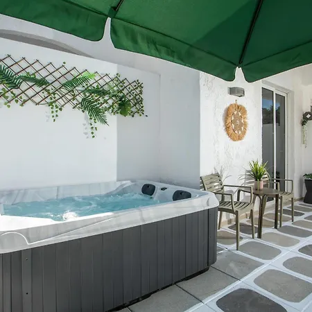 Casa Mikele By Sarikas - Sea Side And -adults Only 2*