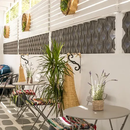 Casa Mikele By Sarikas - Sea Side And -adults Only 2*