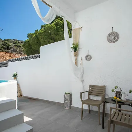 Casa Mikele By Sarikas - Sea Side And -adults Only Szálloda 2*