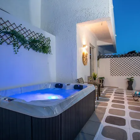 Casa Mikele By Sarikas - Sea Side And -adults Only Szálloda 2*