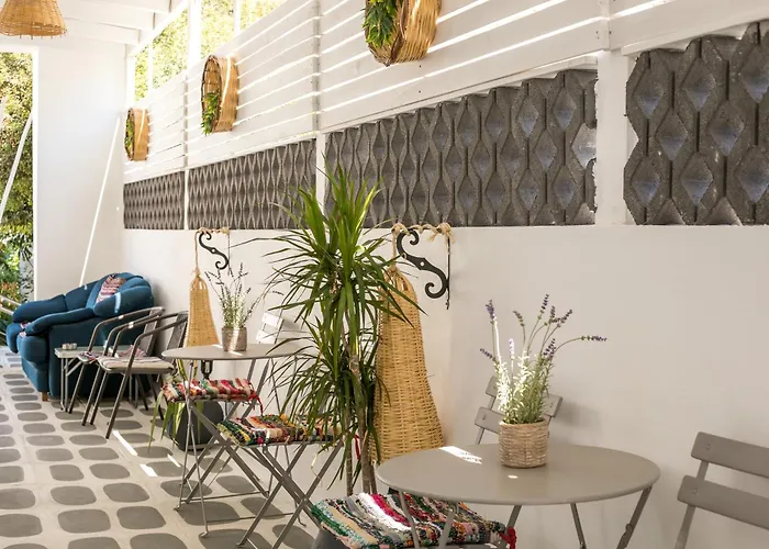 Casa Mikele By Sarikas - Sea Side And -adults Only 2*